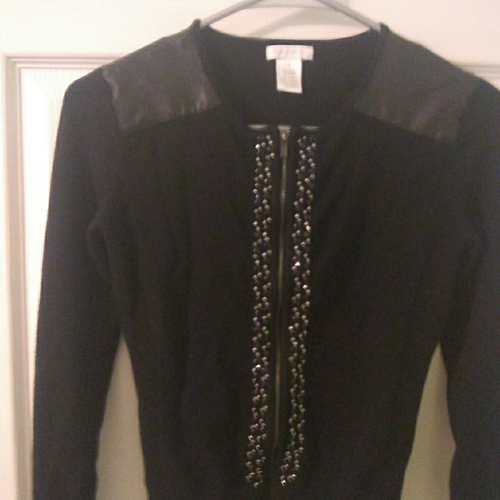 Very cool zip up sweater, lots of detailing!